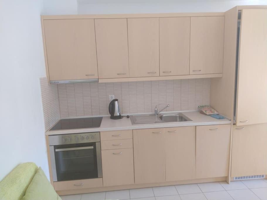 One Bedroom With Pool Apartment *